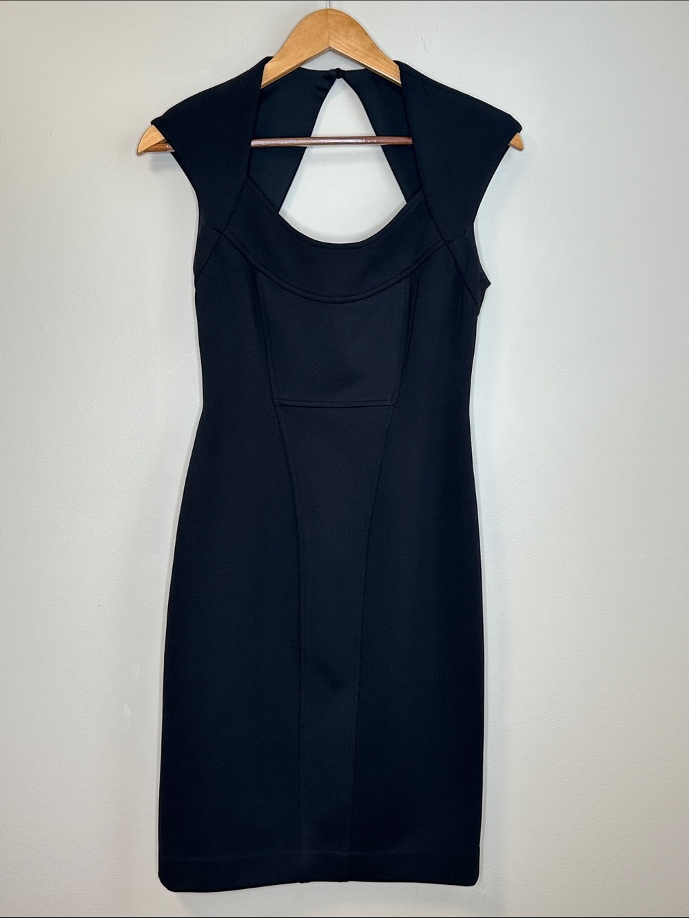 Maggy London Black Sleeveless Cutout Sheath Dress Size 4